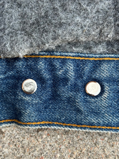 80’s Levi’s Blanket Lined Denim Trucker Jacket Type III (Unisex 42/L)