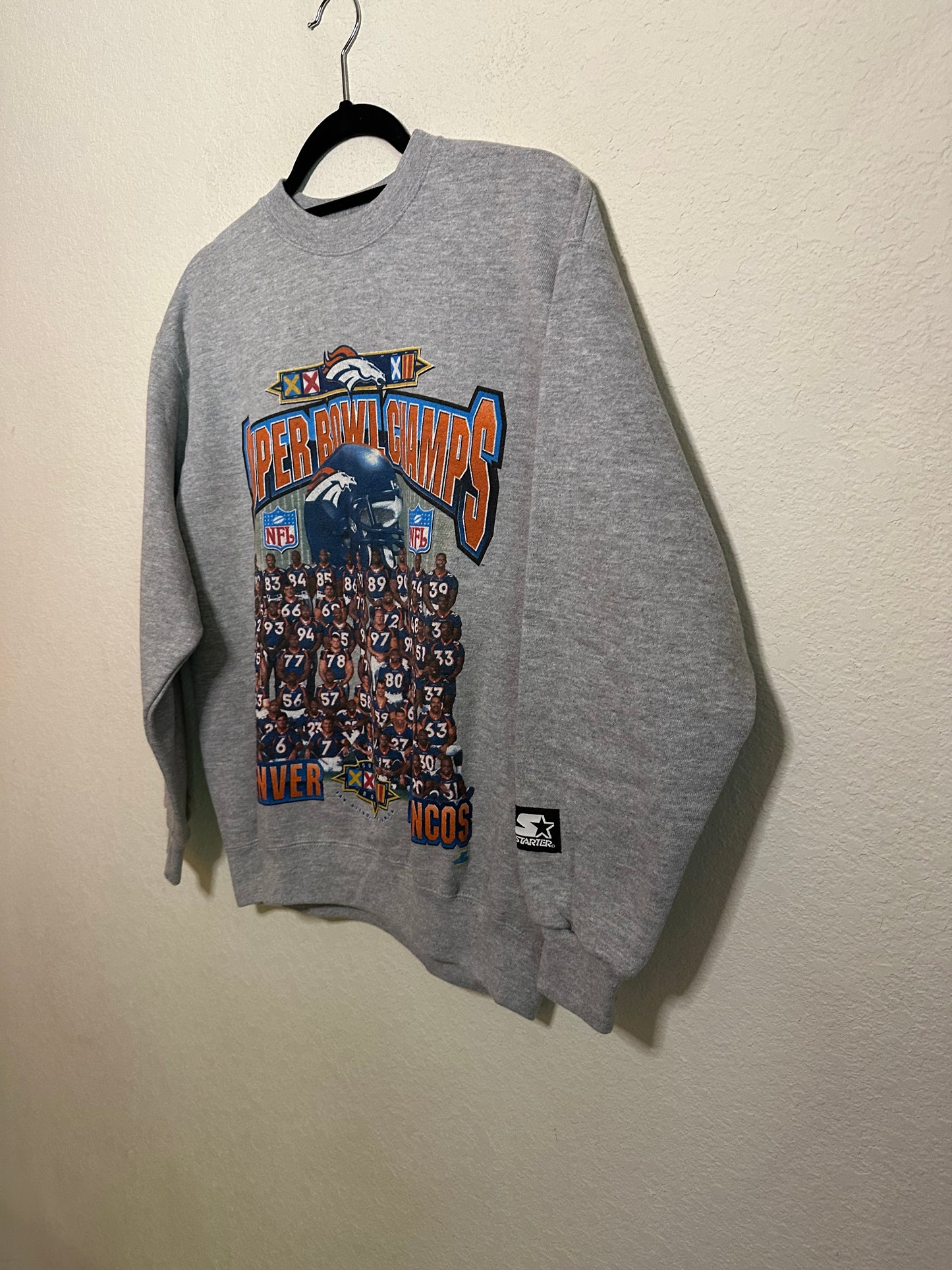 90’s Starter Denver Broncos Super Bowl Team Crewneck Sweatshirt USA (Women’s S)