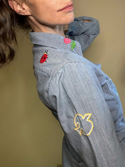 70’s Chambray Hand Embroidered Button-Down Shirt (Women’s S)